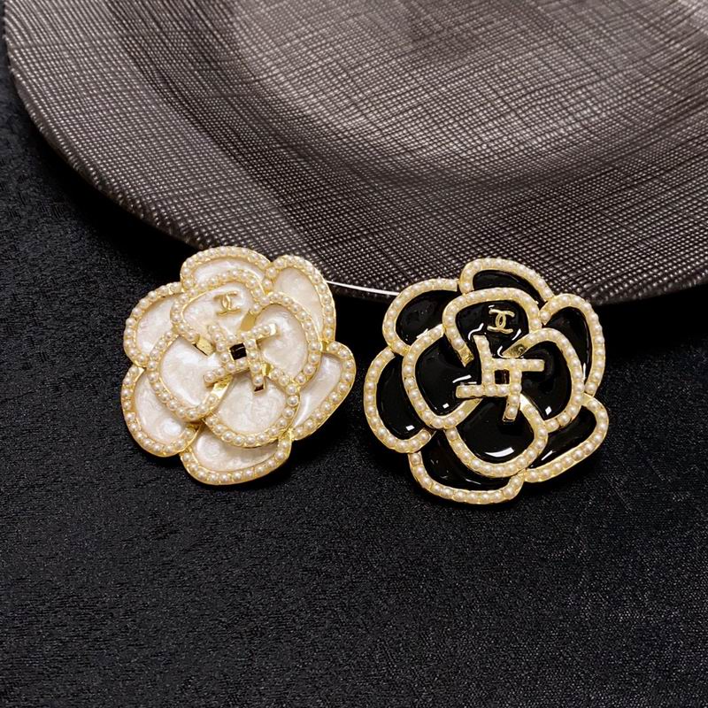 Chanel Brooch 1lyx3
