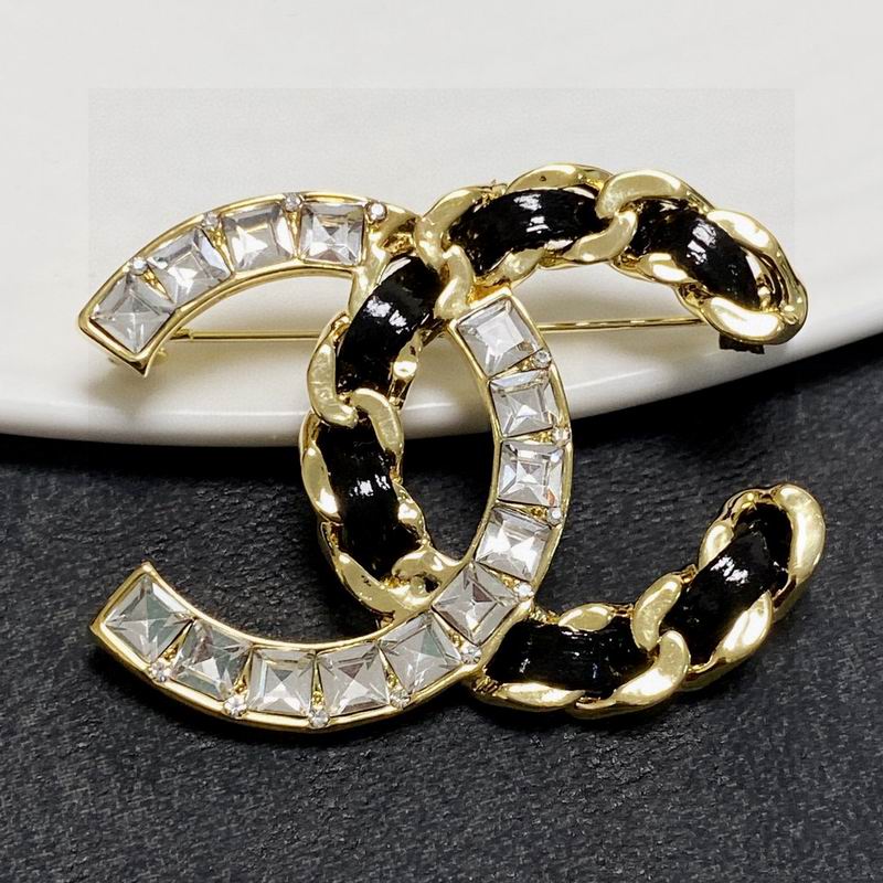 Chanel Brooch 1lyx7