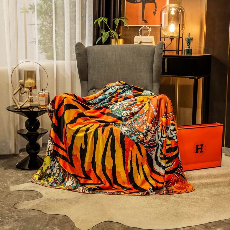 Hermes 1.5x1.5m 1.5x2.0m 2.0x2.3m 53