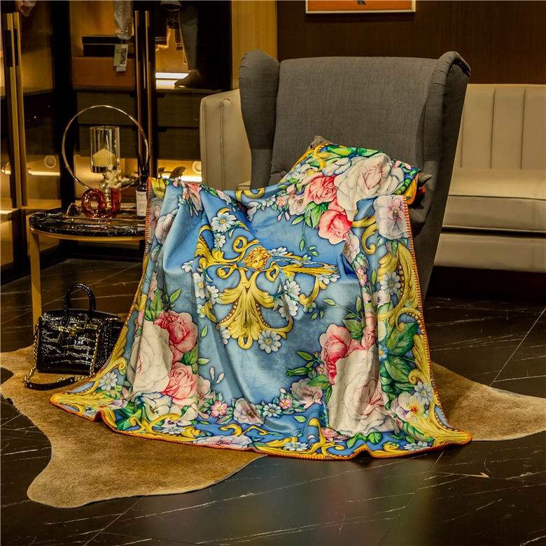 Versace 1.5x1.5m 1.5x2.0m 2.0x2.3m 37