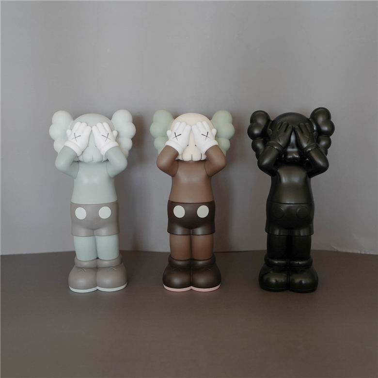 Kaws 12 9 25cm 3C m04