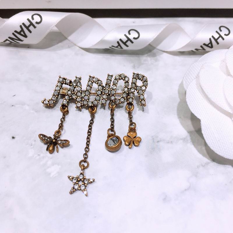 Dior Brooch 04lyr34