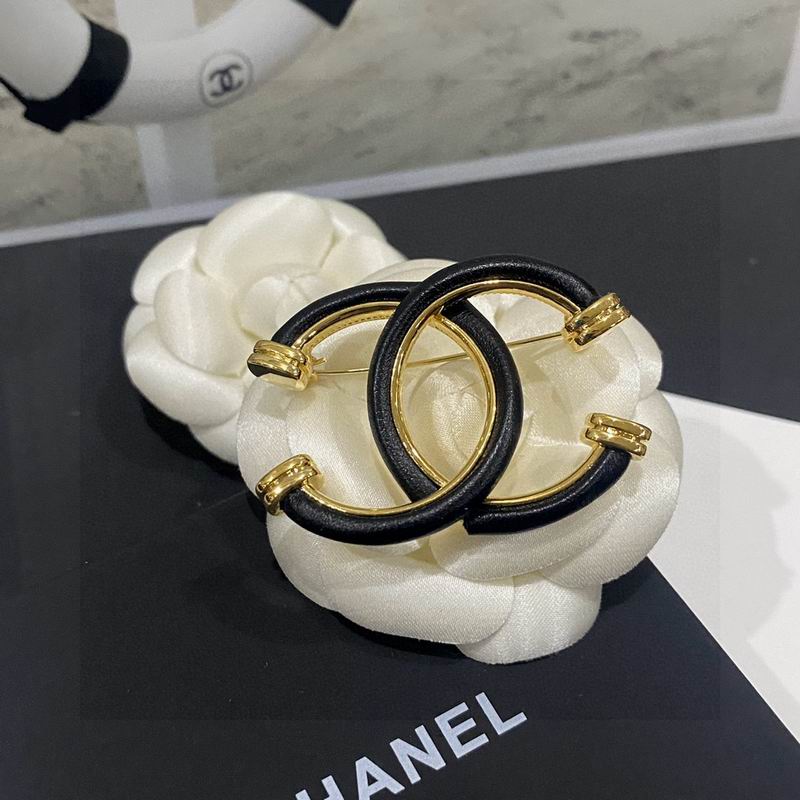 Chanel Brooch 1lyx94