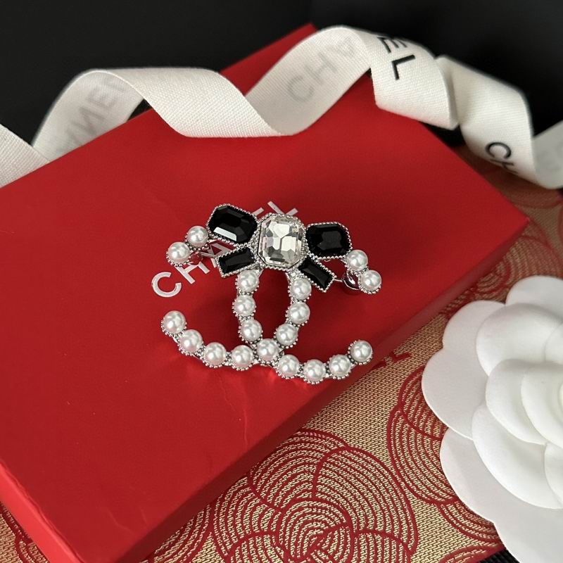 Chanel Brooch 1lyx101