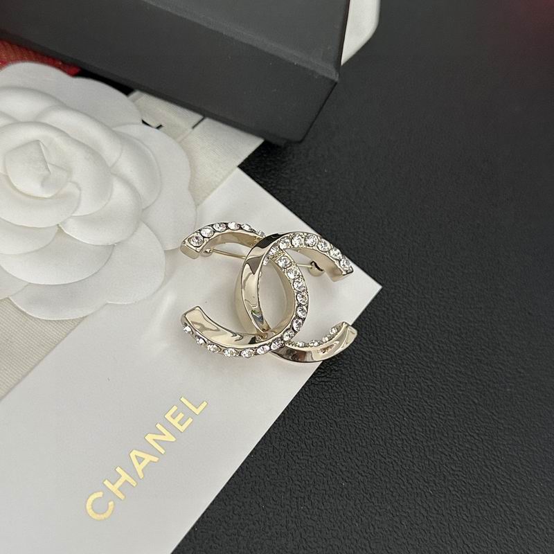 Chanel Brooch 1lyx117