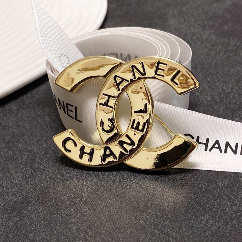Chanel Brooch 1lyx137