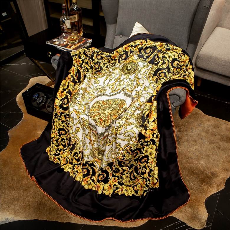 Versace 1.5x1.5m 1.5x2.0m 2.0x2.3m 25