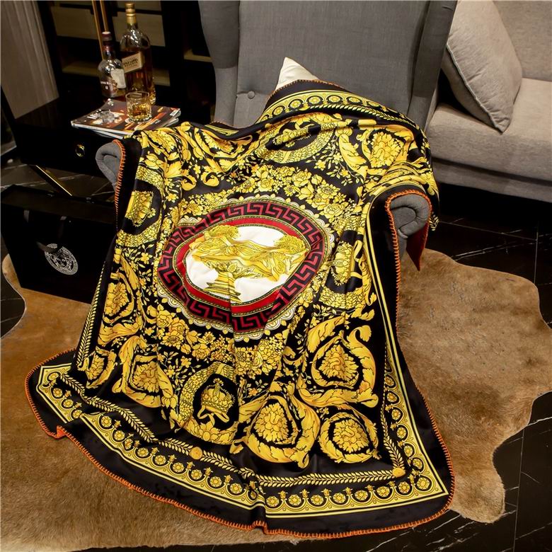 Versace 1.5x1.5m 1.5x2.0m 2.0x2.3m 26