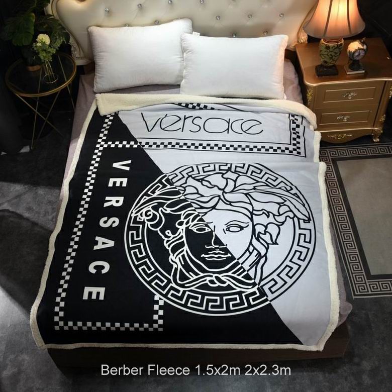 Versace 1.5x2m 2x2.3m n10