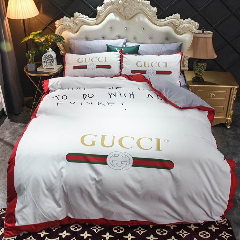 Gucci 2.0x2.3m 06