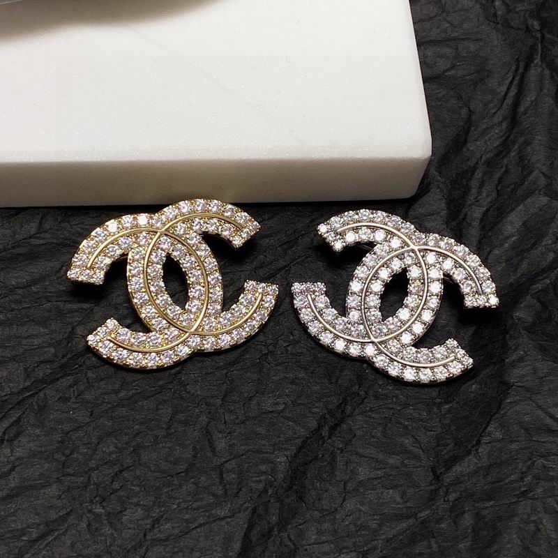 Chanel Brooch 2lyx181