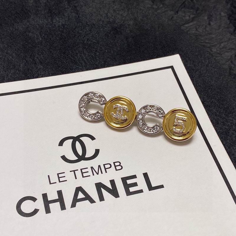 Chanel Brooch 2lyx186