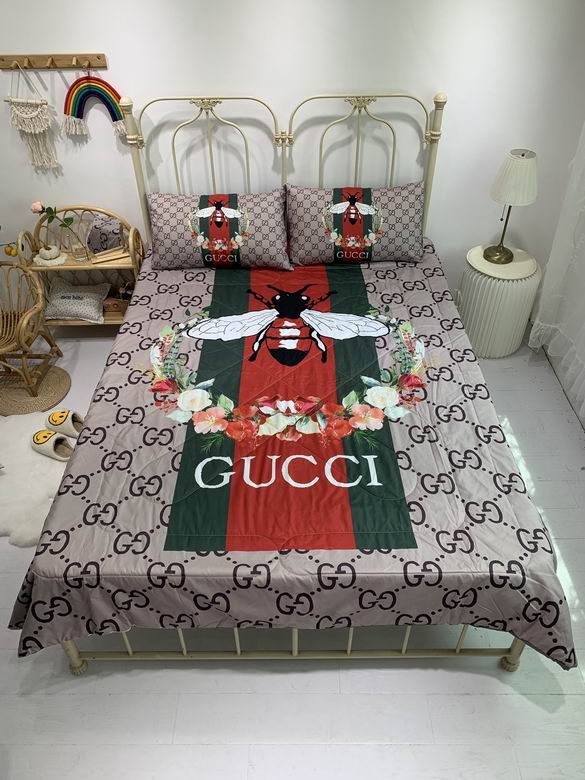Gucci 2.0x2.3m 10