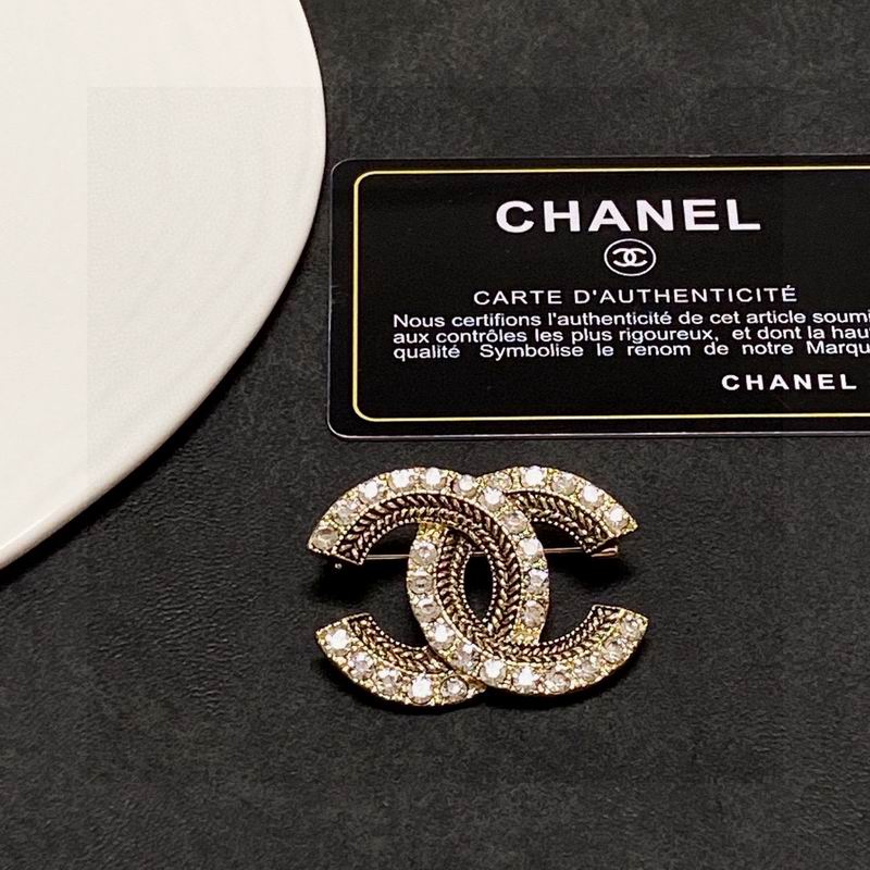 Chanel Brooch 3lyx208