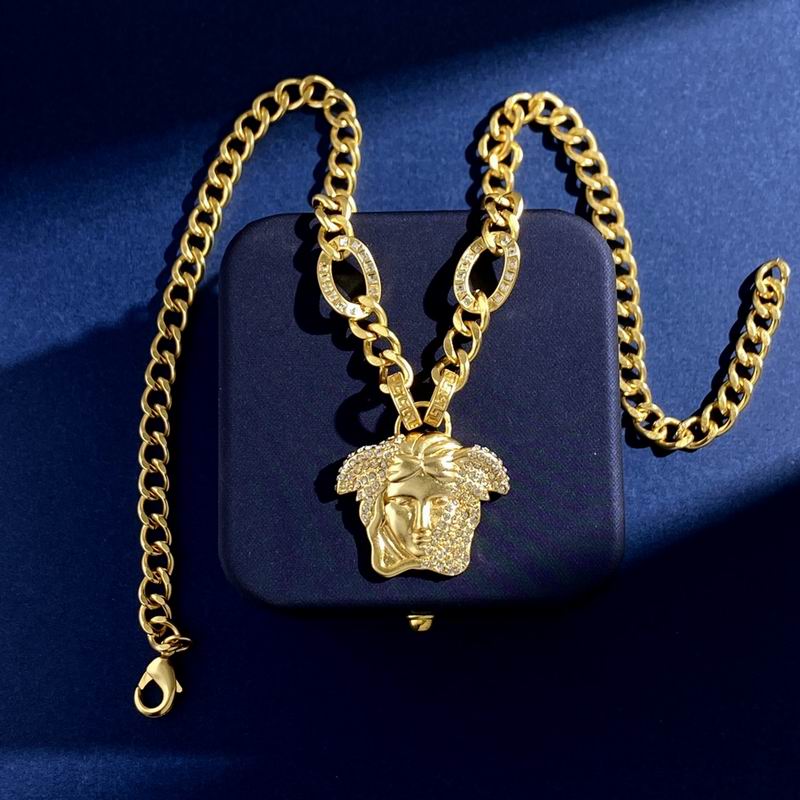 Versace necklace 04lyx13