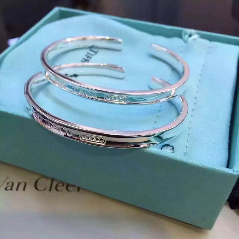 Tiffany bracelet 03lyx34