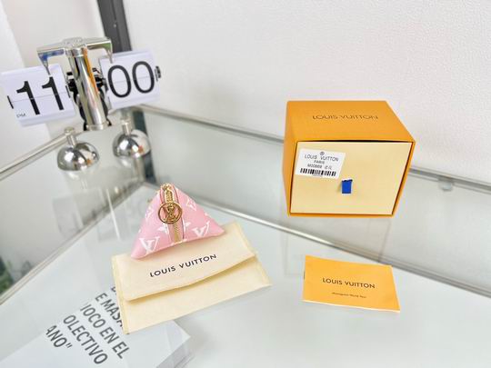 LV keyring 03lyh96