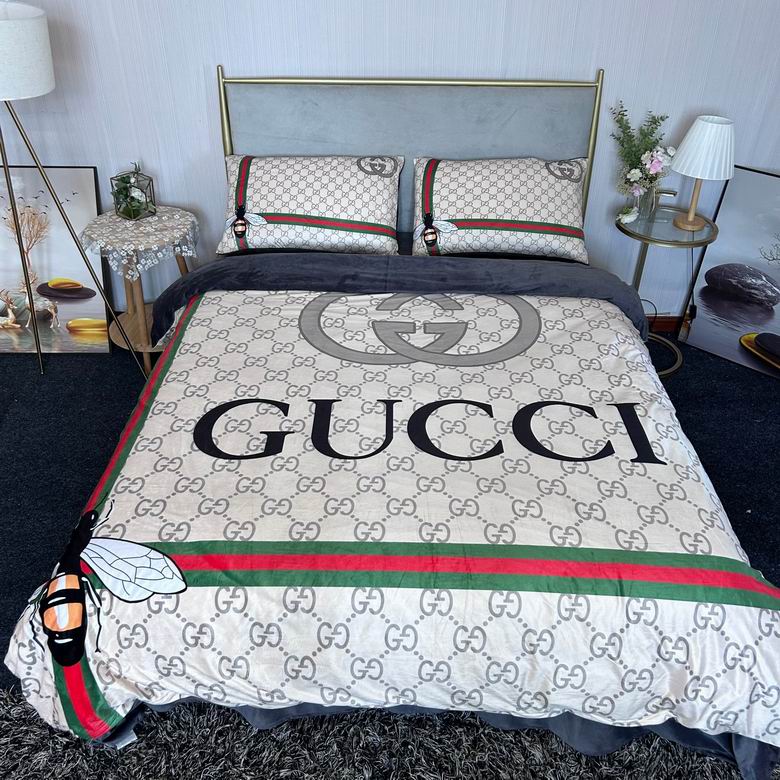 Gucci 2.0x2.3m 07