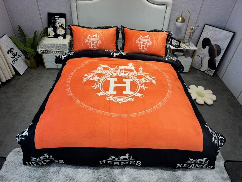 Hermes 2.0x2.3m 2.2x2.4m 17