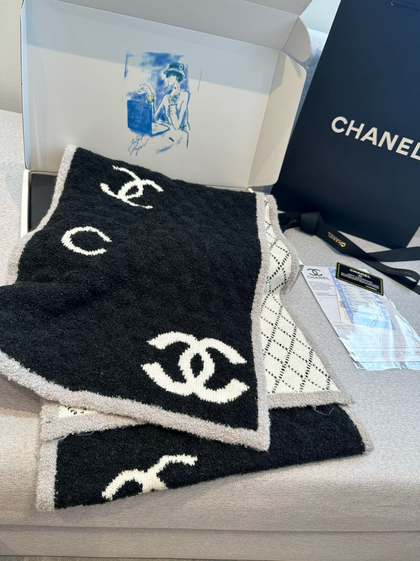 Chanel scarf 35X180cm 100%���� E28