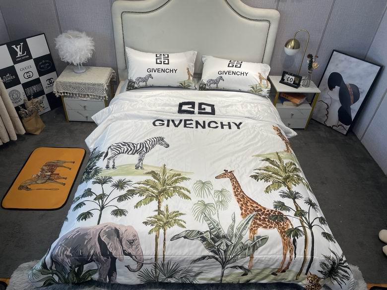 Givenchy 2.0x2.3m 01