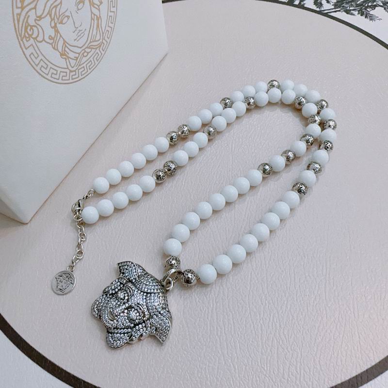 Versace necklace lyx222