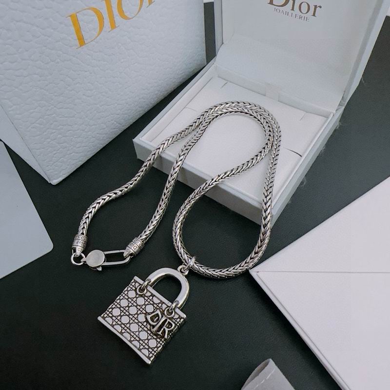 Dior Necklace 10yxx95