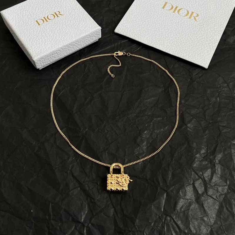 Dior Necklace 10yxx108