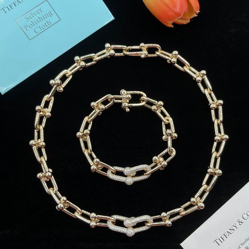 Tiffany suits 11yxx10