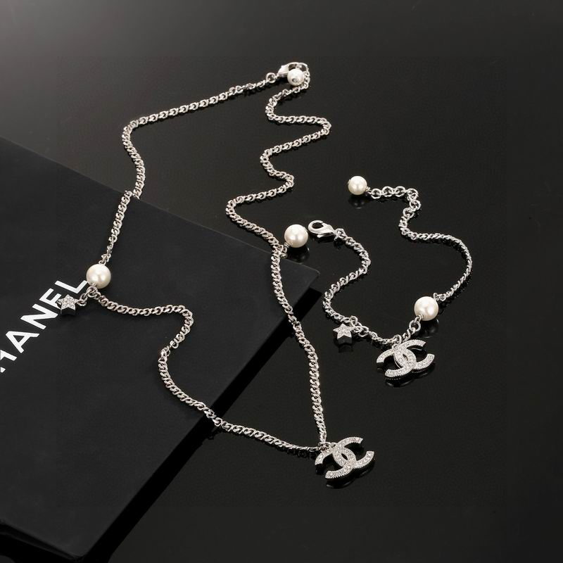 Chanel Suits 10yxx09