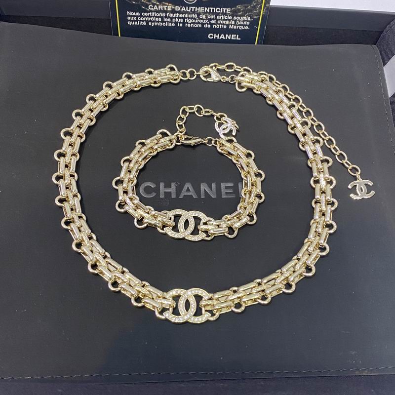 Chanel Suits 11yxx21