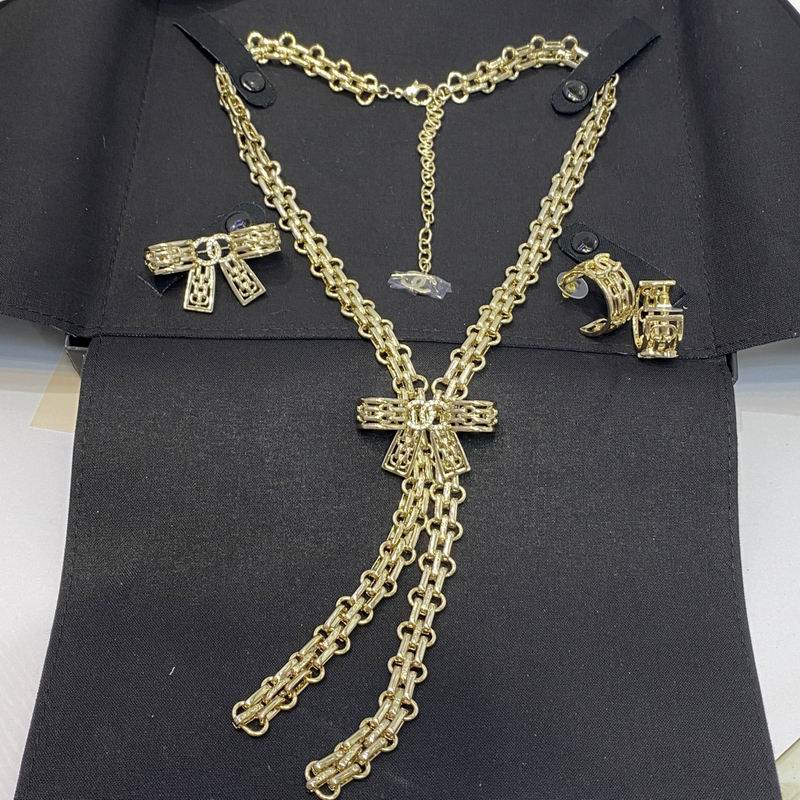 Chanel Suits 11yxx22