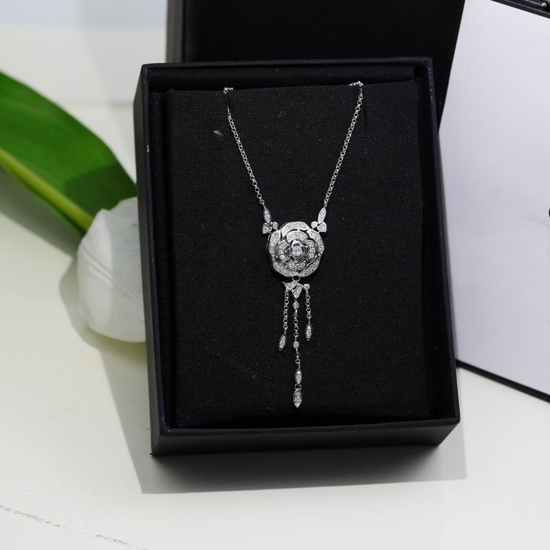 Chanel Necklace 10yxx182