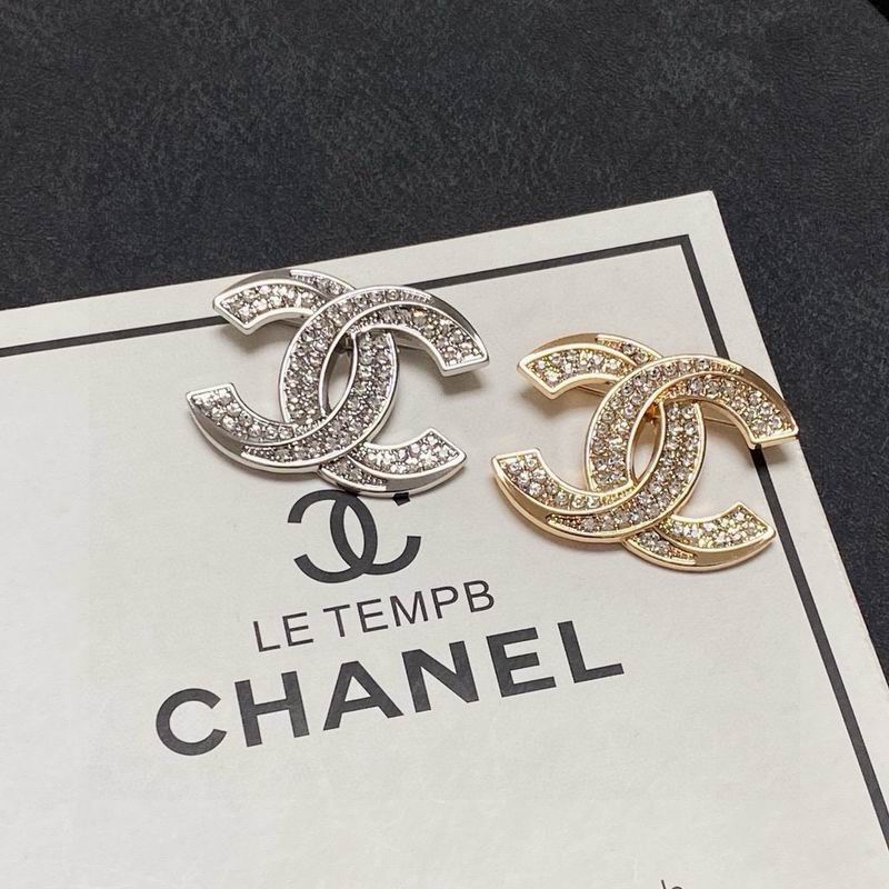 Chanel Brooch 10yxx24