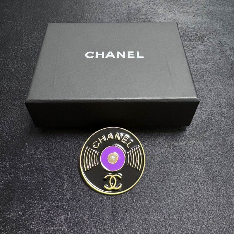 Chanel Brooch 11yxx151