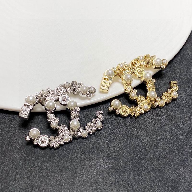 Chanel Brooch 11yxx173