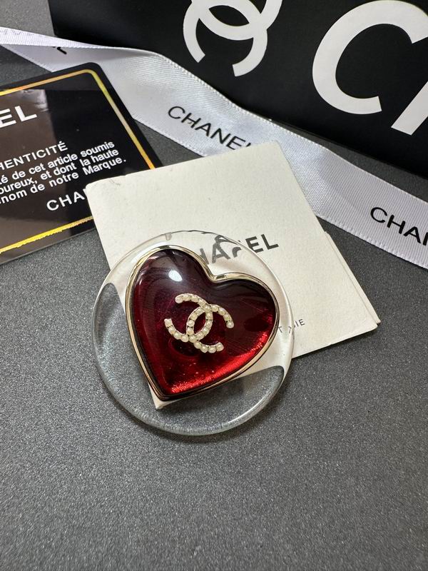 Chanel Brooch 11yxx184
