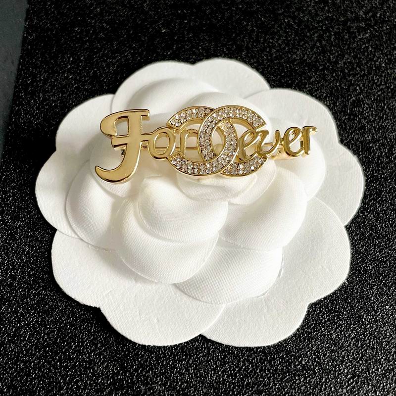 Chanel Brooch 12yxx311