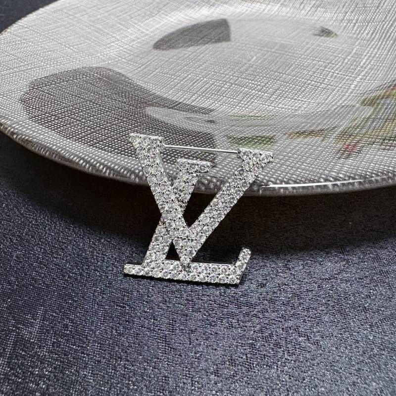 LV Brooch 12yxx19