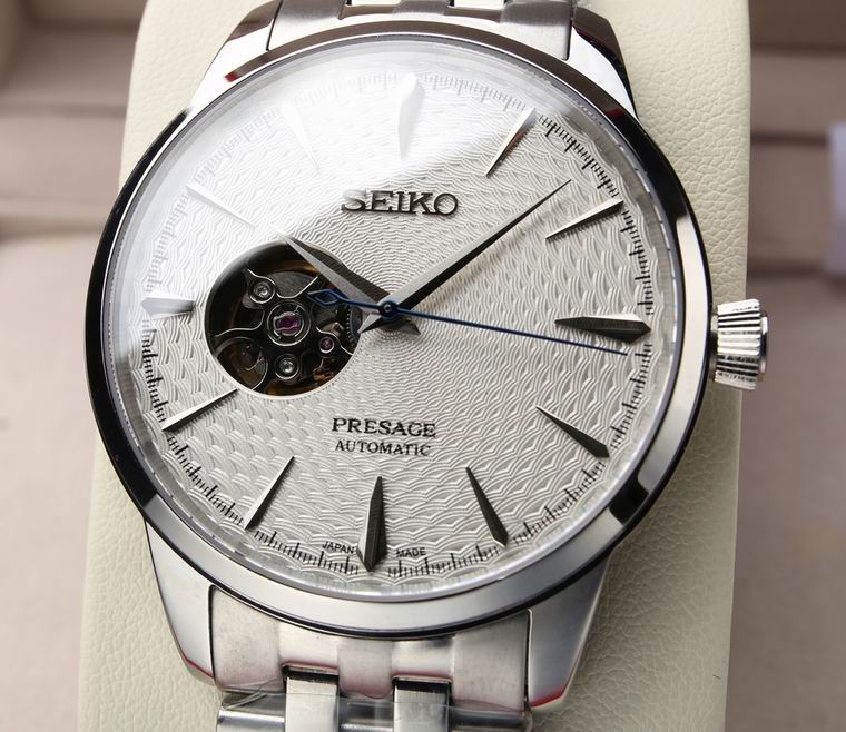 Seiko men 40.5X11.84mm M05